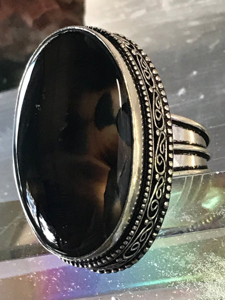 Onyx Banded Sardonyx Gemstone .925 Sterling Silver Oval Statement Ring (Size 8.25)